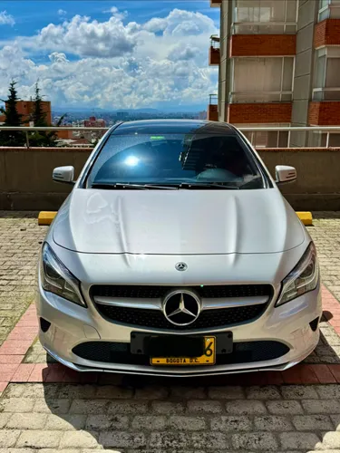Mercedes Benz CLA180