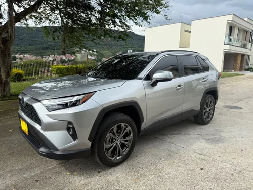 TOYOTA RAV4 2024