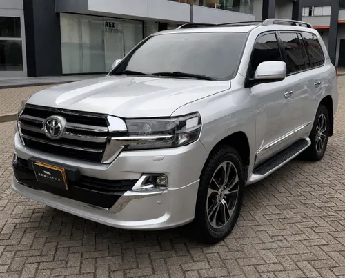 Toyota LC200 Sahara VX