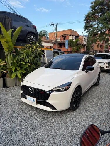 MAZDA 2 SPORT CARBON EDITION