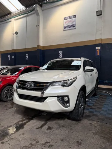 Toyota fortuner SRV 2.8 diésel 4x4