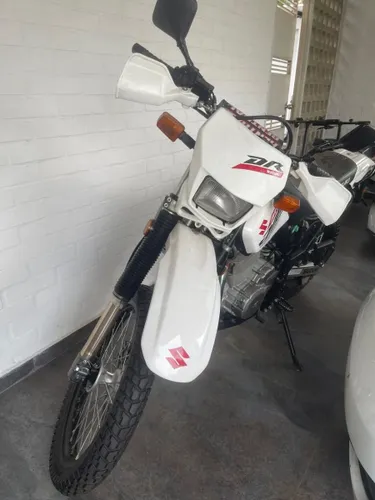 Suzuki DR650 2017  28.695 km  Excelente estado  Original
