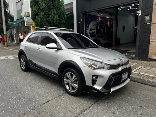 KIA TONIC 1.6 AUTOMÁTICO 2020