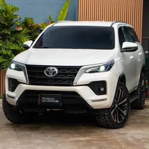 TOYOTA FORTUNER SR 2.4 2021