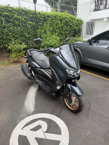 YAMAHA NMAX CONNECTED 2025