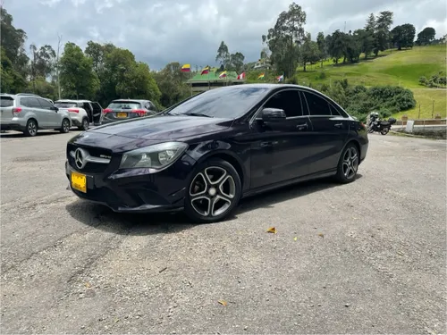 Vendo Mercedes Benz CLA 200  2014