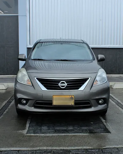 NISSAN VERSA ADVANCE 2013
