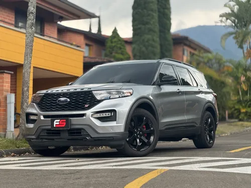 FORD EXPLORER ST 2022