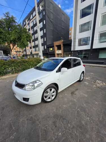 Nissan tiida premium