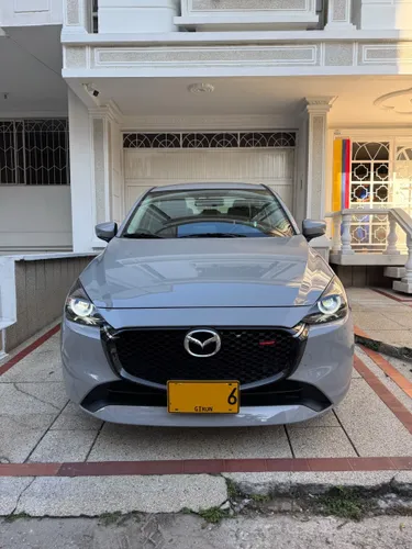 Mazda 2 Grand Touring LX Carbon Edition