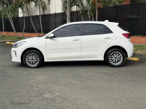 KIA RIO VIBRANT 2020