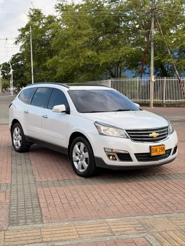 VENDO CHEVROLET  TRAVERSE LT