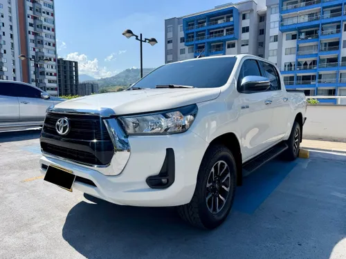 Toyota Hilux Srv 2021 Diésel 2.4