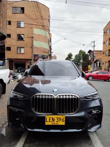 BMW X7 M50i