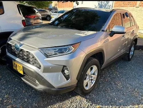 Toyota RAV4 XLE 2021
