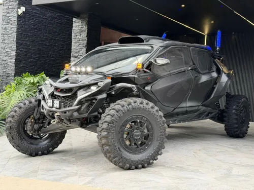 Can-Am Maverick R X rs Smart-Shox 2025