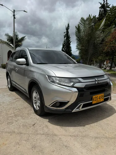 Mitsubishi outlander modelo 2022 con 70.000 kms
