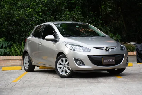 MAZDA 2 2014