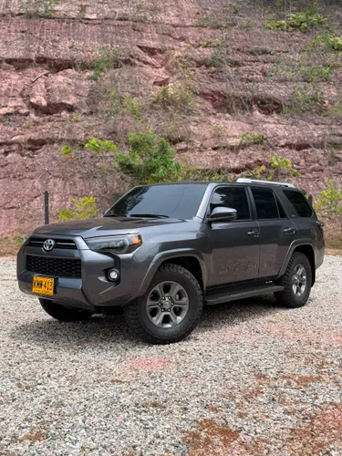 Toyota 4Runner SR5 2021 blindaje 2 Plus