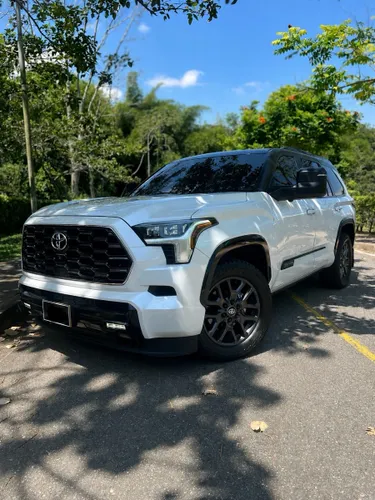 Toyota Sequioa Platinium Híbrida 2025