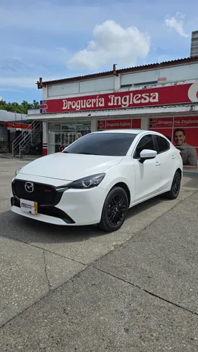 MAZDA 2 GRAND TOURING SEDAN