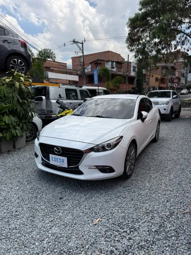 MAZDA 3 TOURING