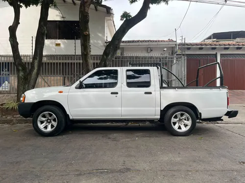 SE VENDE NISSAN FRONTIER D22 2013