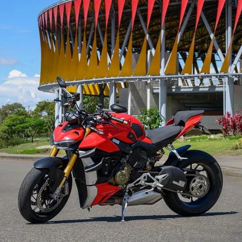 Ducati Streetfighter V4s
