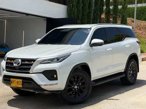Toyota Fortuner SR 2024 diesel
