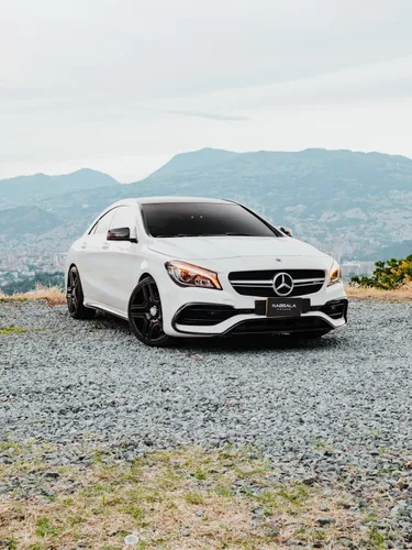 Mercedes Benz CLA 45 AMG 4MATIC