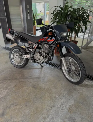 Suzuki DR650 2011