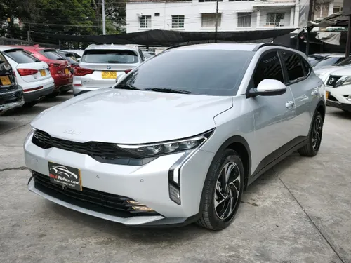 KIA K3 CROSS ZENITH AUTOMATICO 1.6 2026 - 12.000 KMS