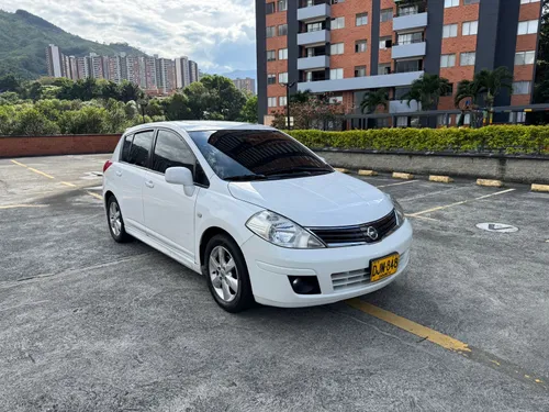 Nissan Tiida gas gasolina 2012