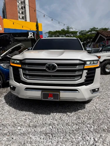 TOYOTA LAND CRUISER LC300 ZX 2024