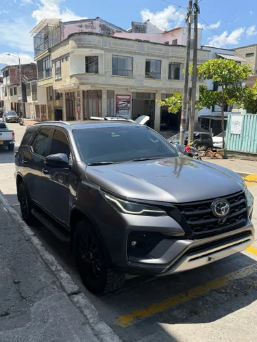 Toyota Fortuner 2022 SRV