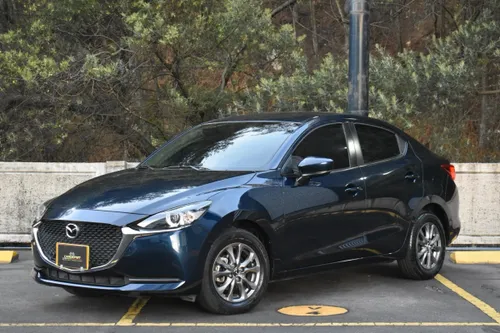 Mazda 2 touring At sedan