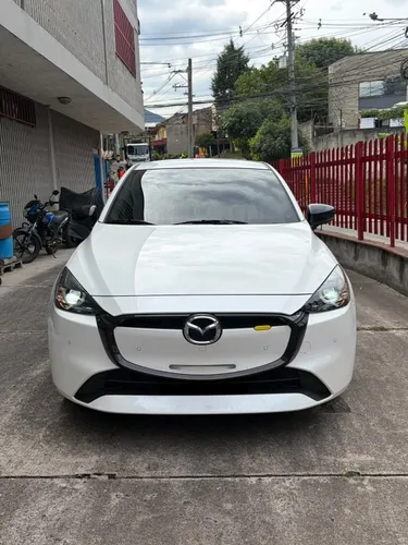 Mazda 2 - 2026 Sedan Touring como nuevo