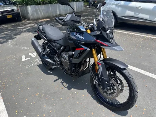 VENDO SUZUKI V-STROM 800 DE 2025