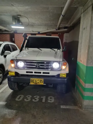 Toyota land Cruiser macho 4.5
