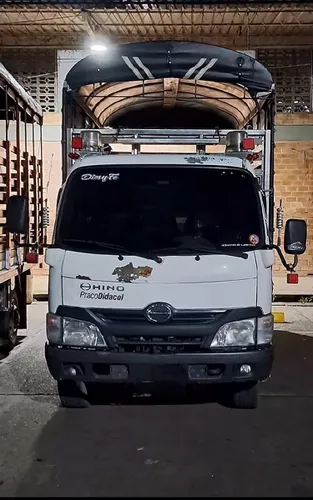 Hino 300