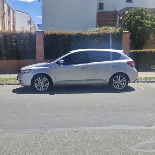 Kia cerato forte 1.6 automático
