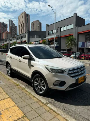 FORD ESCAPE SE 4x2 AT 2.018