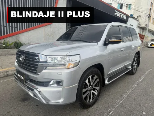 Toyota Land Cruiser LC 200 Vxs 4.5 Diesel