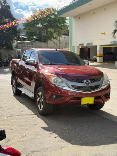 Mazda bt50 profesional 2014 diesel Mt 4x4