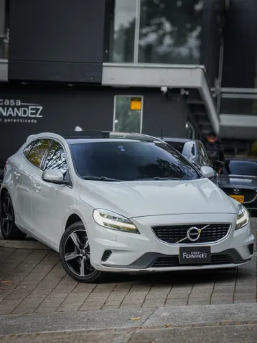 Volvo V40 2.0 T4 R design 2019