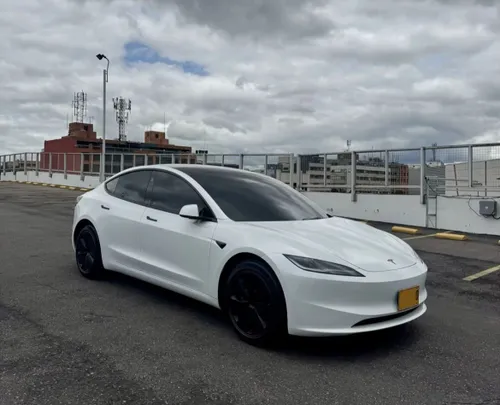 TESLA MODEL 3 AWD