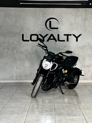 DUCATTI DIAVEL V4