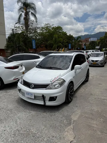 NISSAN TIIDA PREMIUM