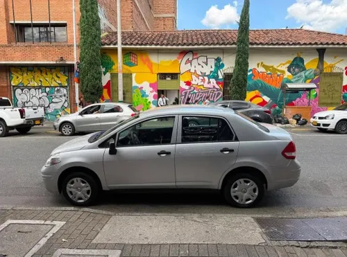Nissan Tiida 2012