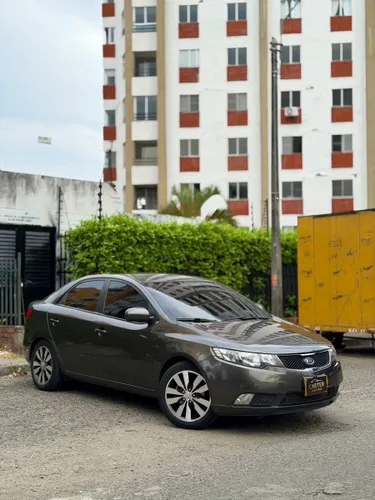 Kia Cerato Forte 2011